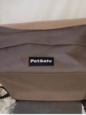 PetSafe Taupe and Cream Pet Bed Cover